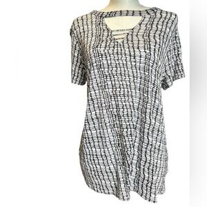 Jennifer Lopez Womens Black White‎ Abstract Print Cutout Cage Neck Rayon Top M